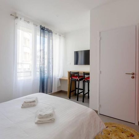 La Chambre Liberte 1, Sdb Privative Et Tv, Cuisine Salon Partages, Confort Et Hypercentre Brest Luaran gambar
