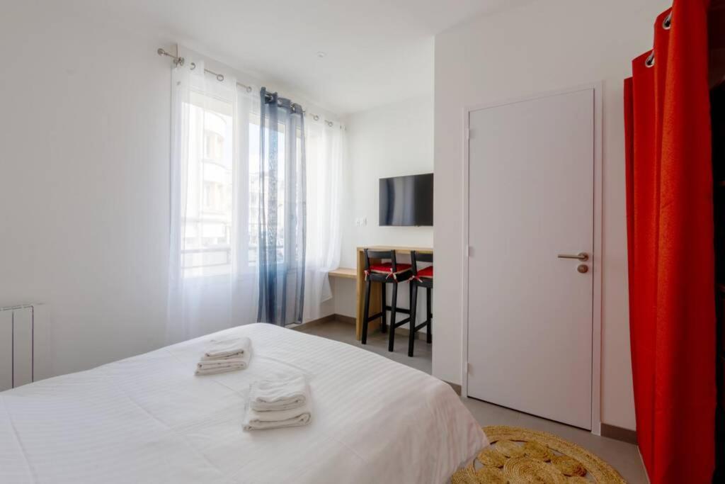 La Chambre Liberte 1, Sdb Privative Et Tv, Cuisine Salon Partages, Confort Et Hypercentre Brest Luaran gambar